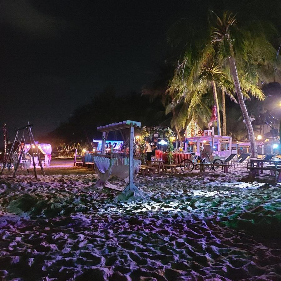 Victoria Phu Quoc Hotel Beachfront Night Market Exteriör bild