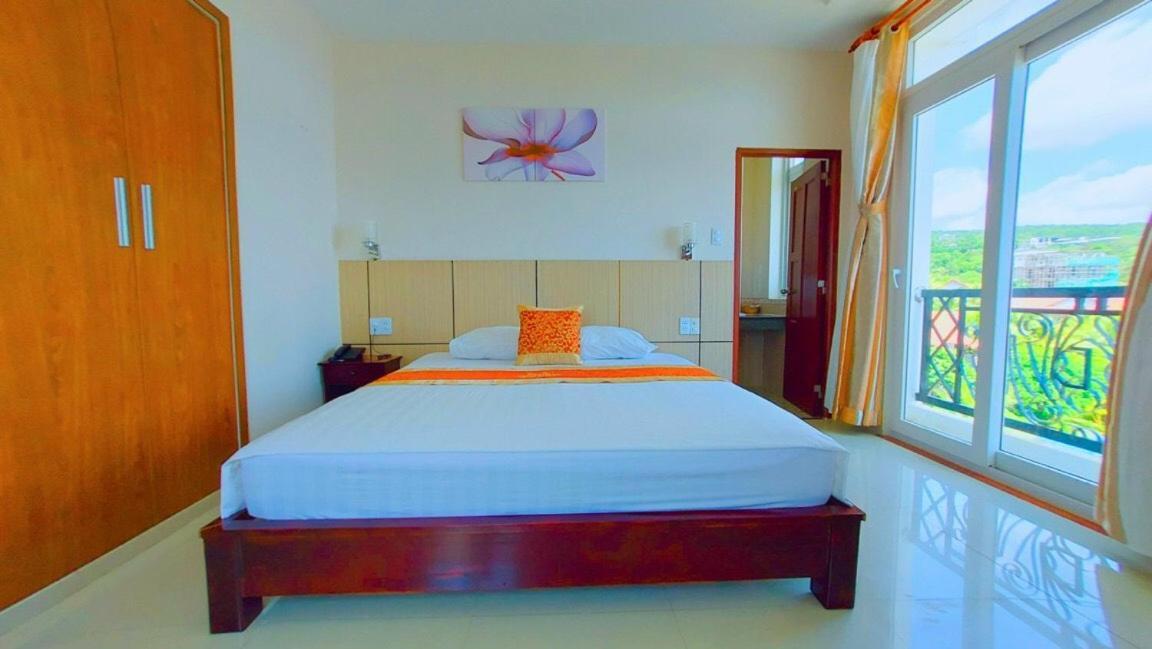 Victoria Phu Quoc Hotel Beachfront Night Market Exteriör bild